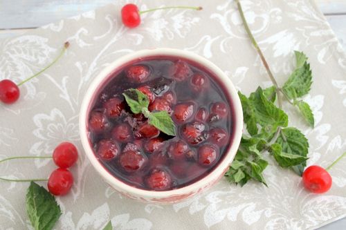 เชอร์รี่ confiture สำหรับฤดูหนาวสูตร วิธีการปรุงอาหารแยมเชอร์รี่ในคำแนะนำแบบทีละขั้นตอน