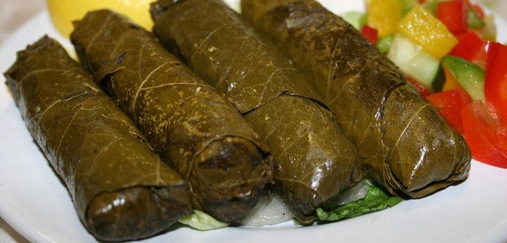 วิธีการดองใบเถาสำหรับ dolma
