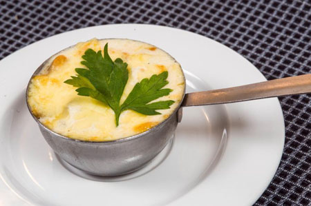 Julienne กับไก่และเห็ด: วิธีการปรุงอาหารที่บ้าน
