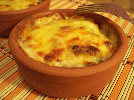 Julienne กับไก่และเห็ด: วิธีการปรุงอาหารที่บ้าน