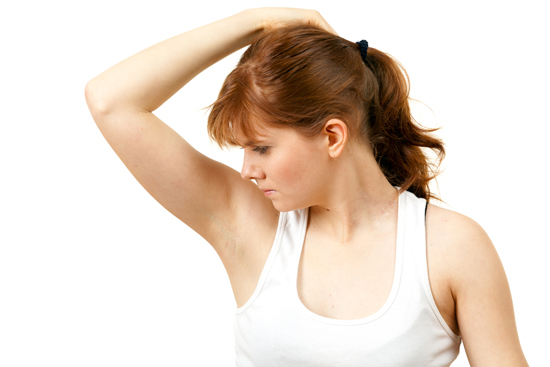 armpits เหงื่อหนัก: สาเหตุของการขับเหงื่อมากมาย