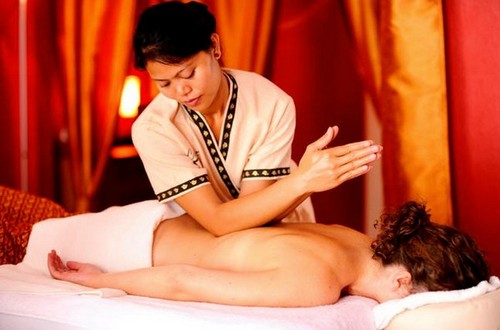 นวดแผนไทยใน CROWN THAI SPA - สัมผัสความสุข